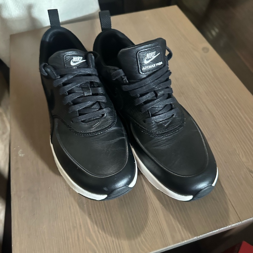 Nike Men's Black Sneakers